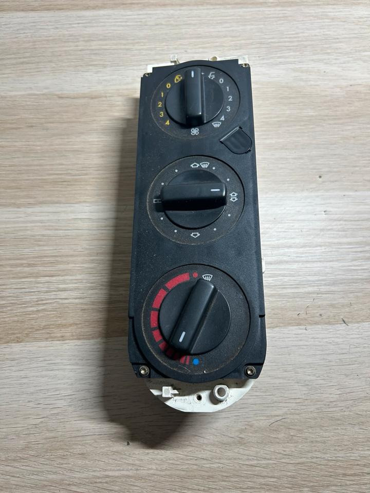 Mercedes Atego Klimabedienteil Heizungsbedienung A0004460728 - Unidad de control para Camión: foto 2 Mercedes Atego Klimabedienteil Heizungsbedienung A0004460728 - Unidad de control para Camión: foto 2