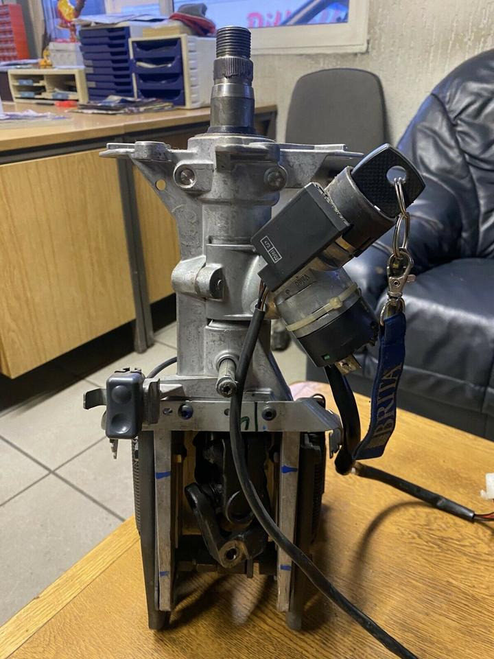 Mercedes Atego Lenksäule Lenkung mit Zündschloss & Schlüssel - Columna de dirección para Camión: foto 5 Mercedes Atego Lenksäule Lenkung mit Zündschloss & Schlüssel - Columna de dirección para Camión: foto 5