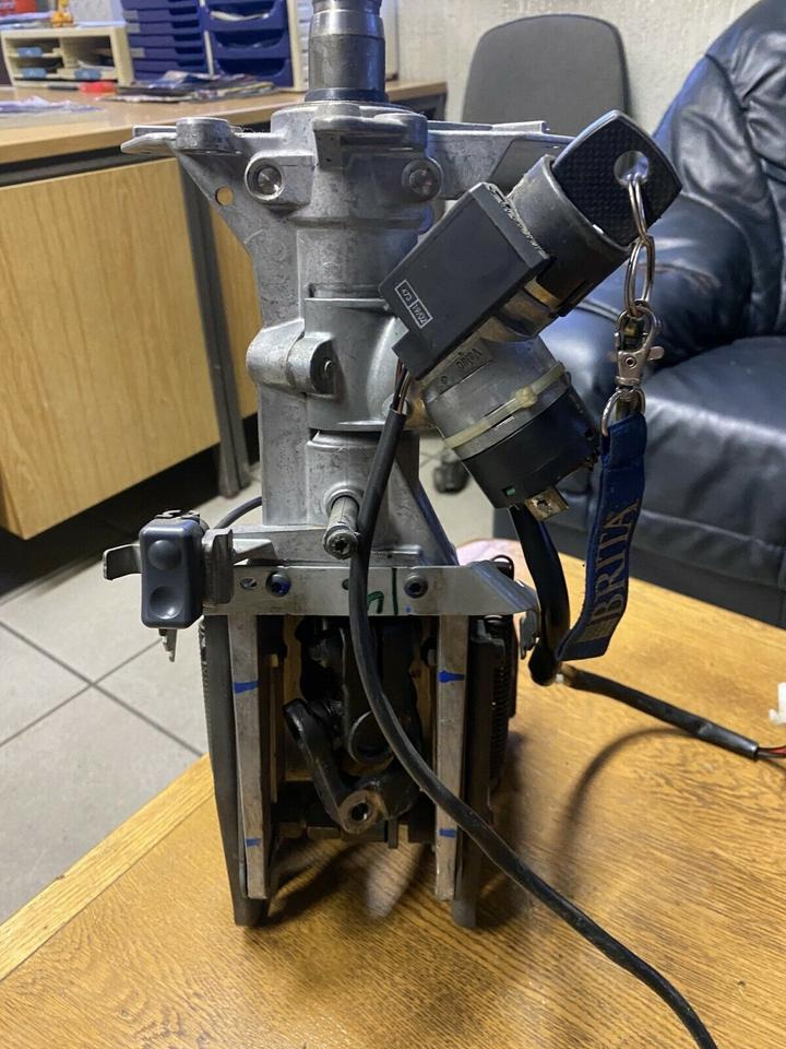 Mercedes Atego Lenksäule Lenkung mit Zündschloss & Schlüssel - Columna de dirección para Camión: foto 4 Mercedes Atego Lenksäule Lenkung mit Zündschloss & Schlüssel - Columna de dirección para Camión: foto 4