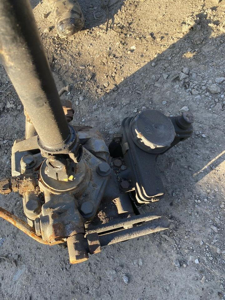 Mercedes Atego Lenkung Lenkgetriebe LS4 A 970 461 06 11 - Dirección para Camión: foto 4 Mercedes Atego Lenkung Lenkgetriebe LS4 A 970 461 06 11 - Dirección para Camión: foto 4