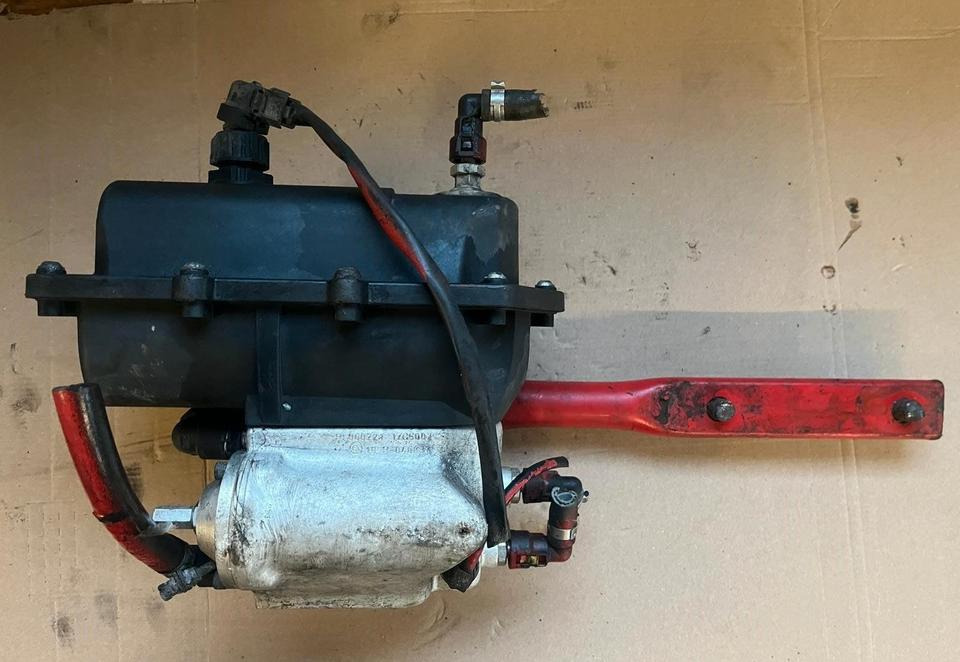 Mercedes-Benz Actros Atego EU4 EU5 AdBlue Pumpe A0001401578 - Bomba de combustible para Camión: foto 3 Mercedes-Benz Actros Atego EU4 EU5 AdBlue Pumpe A0001401578 - Bomba de combustible para Camión: foto 3