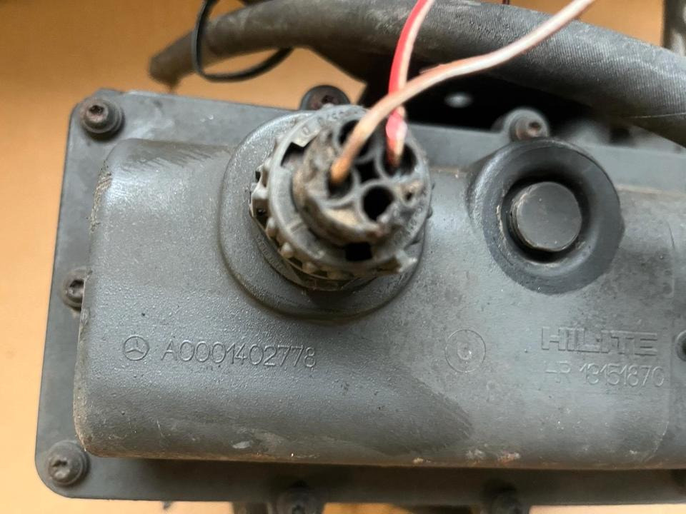 Mercedes-Benz Actros Atego EU4 EU5 AdBlue Pumpe A0001402778 - Bomba de combustible para Camión: foto 2 Mercedes-Benz Actros Atego EU4 EU5 AdBlue Pumpe A0001402778 - Bomba de combustible para Camión: foto 2