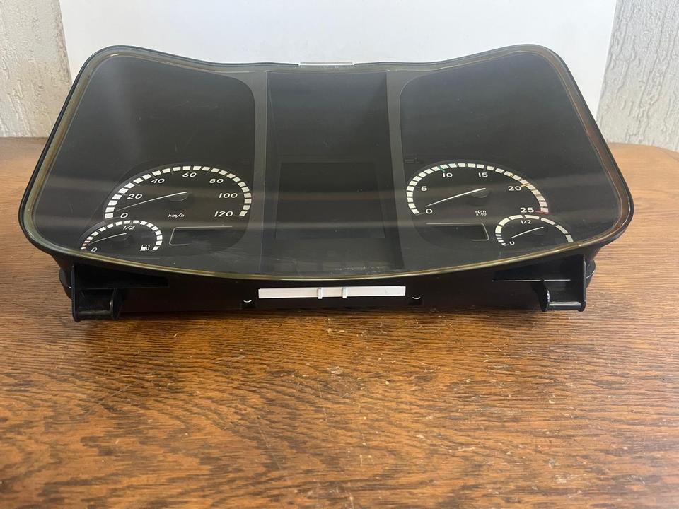 Mercedes Benz Actros MP4 Kombiinstrument / Tacho A0104464621 - Salpicadero para Camión: foto 5 Mercedes Benz Actros MP4 Kombiinstrument / Tacho A0104464621 - Salpicadero para Camión: foto 5