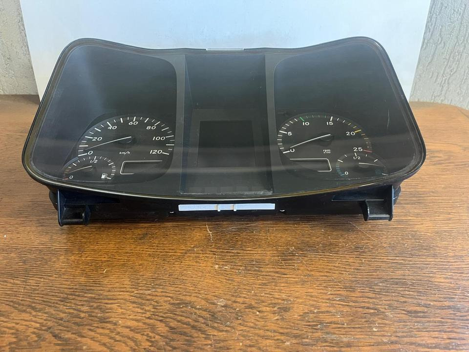 Mercedes Benz Actros MP4 Kombiinstrument / Tacho A9614467421 - Salpicadero para Camión: foto 5 Mercedes Benz Actros MP4 Kombiinstrument / Tacho A9614467421 - Salpicadero para Camión: foto 5