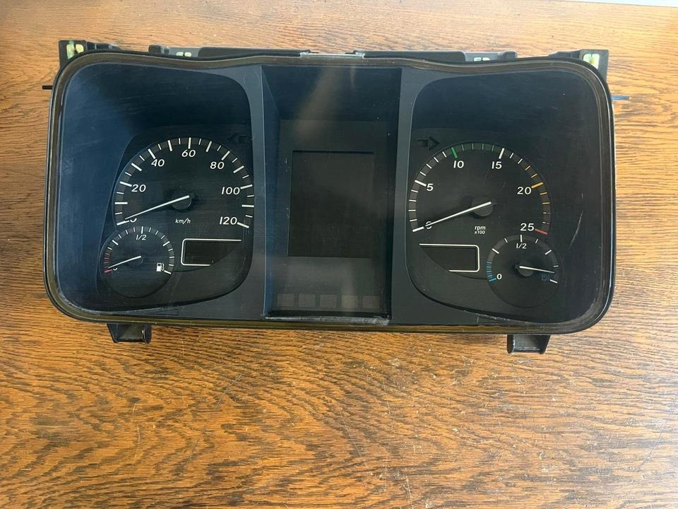Mercedes Benz Actros MP4 Kombiinstrument / Tacho A9614467421 - Salpicadero para Camión: foto 2 Mercedes Benz Actros MP4 Kombiinstrument / Tacho A9614467421 - Salpicadero para Camión: foto 2