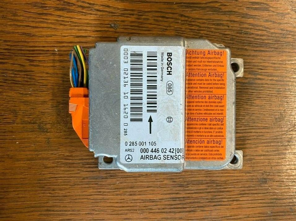 Mercedes Sprinter BOSCH Airbag Steuergerät 000 446 02 42 - Unidad de control para Camión: foto 1 Mercedes Sprinter BOSCH Airbag Steuergerät 000 446 02 42 - Unidad de control para Camión: foto 1