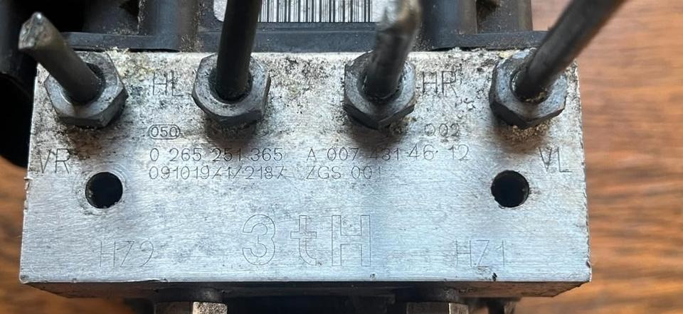 Mercedes Sprinter Hydraulikblock ABS Pumpe A0074314612 - Hidráulica para Camión: foto 2 Mercedes Sprinter Hydraulikblock ABS Pumpe A0074314612 - Hidráulica para Camión: foto 2