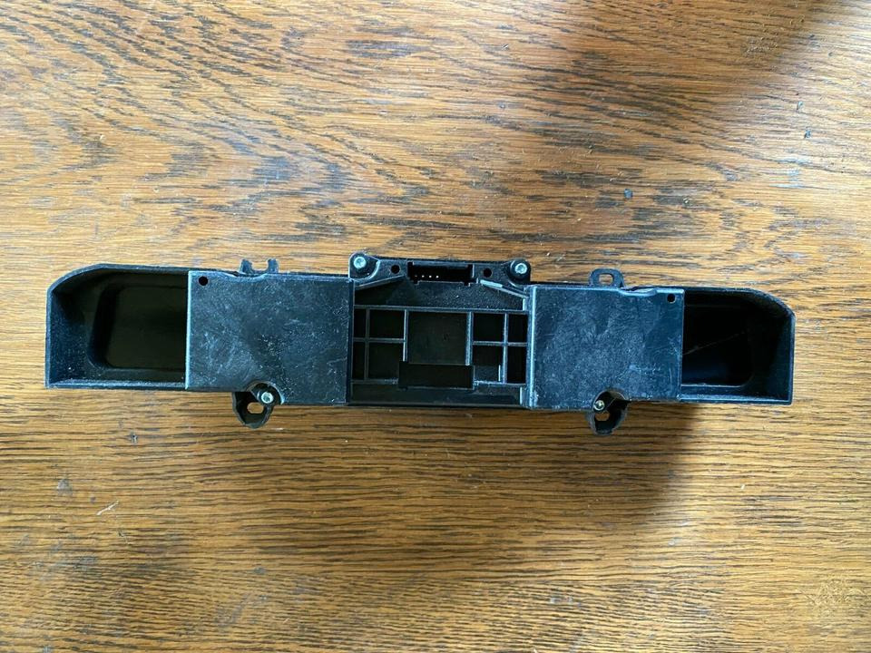 Mercedes Sprinter Warnblinkanlage Schalter A 906 870 10 10 - Cabina e interior para Camión: foto 2 Mercedes Sprinter Warnblinkanlage Schalter A 906 870 10 10 - Cabina e interior para Camión: foto 2