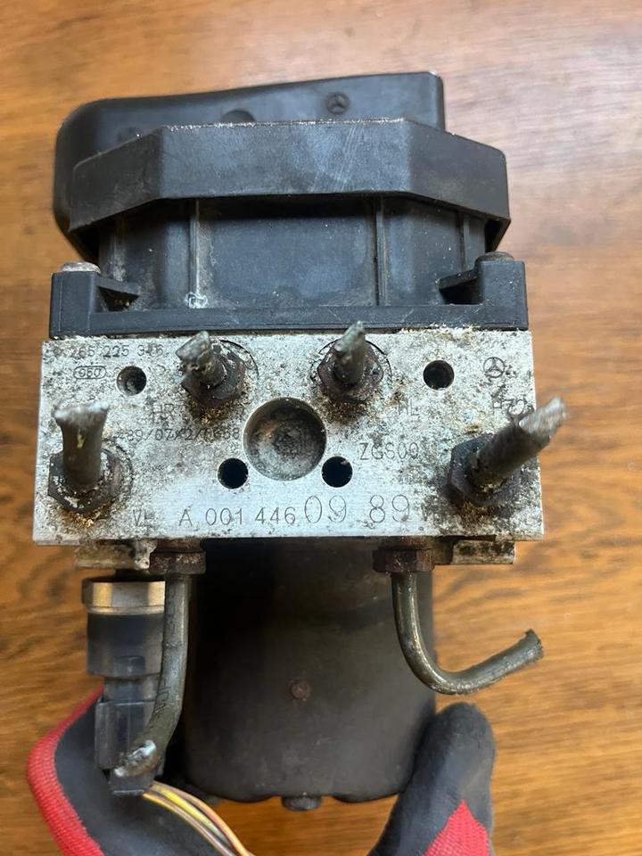 Mercedes Vito Hydraulikblock ABS Pumpe A0014460989 - Hidráulica para Camión: foto 2 Mercedes Vito Hydraulikblock ABS Pumpe A0014460989 - Hidráulica para Camión: foto 2