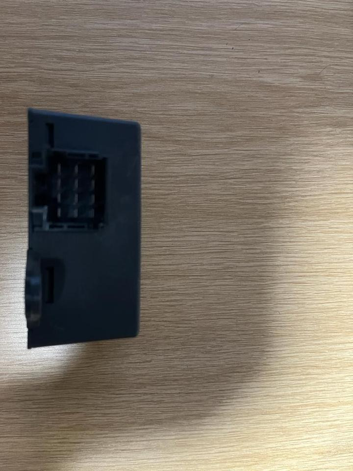 Mercedes W638 Vito Sprinter Steuergerät Wegfahrsperre 0315455832 - Unidad de control para Camión: foto 3 Mercedes W638 Vito Sprinter Steuergerät Wegfahrsperre 0315455832 - Unidad de control para Camión: foto 3