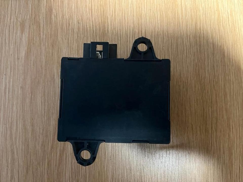 Mercedes W638 Vito Sprinter Steuergerät Wegfahrsperre 0315455832 - Unidad de control para Camión: foto 4 Mercedes W638 Vito Sprinter Steuergerät Wegfahrsperre 0315455832 - Unidad de control para Camión: foto 4