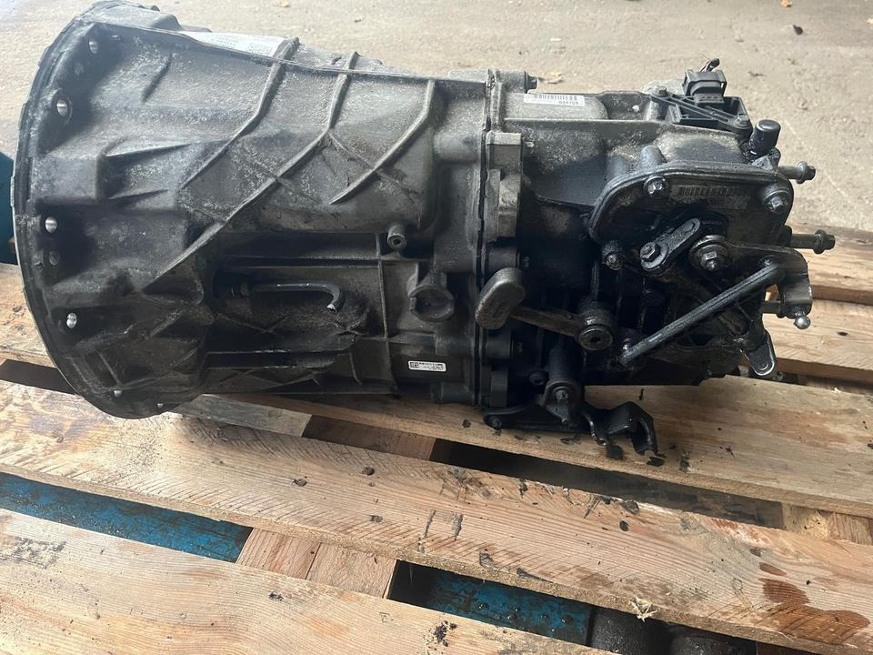 Mercedes Sprinter W906 Schaltgetriebe Typ 7116800 - Piezas de recambio: foto 4 Mercedes Sprinter W906 Schaltgetriebe Typ 7116800 - Piezas de recambio: foto 4