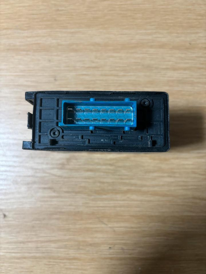 SCANIA Electronic Exhaust Brake Steuergerät 1428602 - Unidad de control para Camión: foto 2 SCANIA Electronic Exhaust Brake Steuergerät 1428602 - Unidad de control para Camión: foto 2