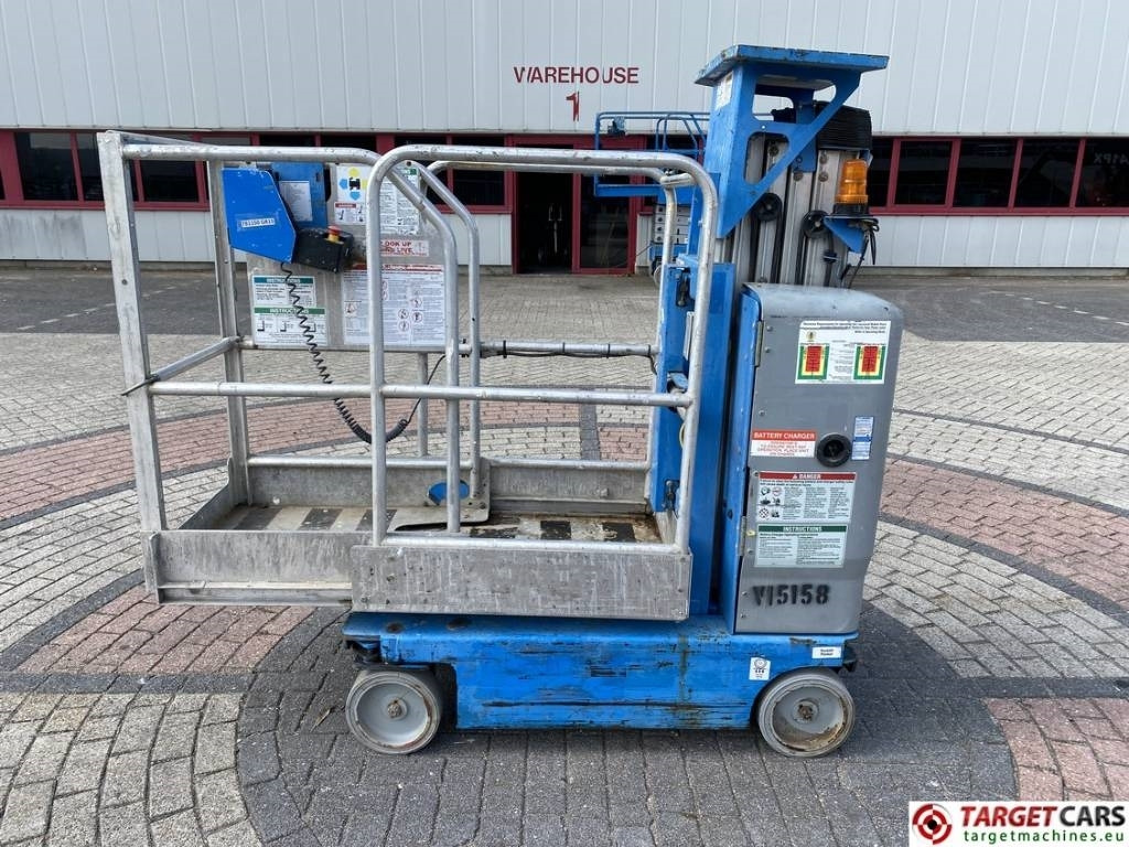 Genie GR-15 Runabout Electric Vertical Mast Lift 652cm - Plataforma de mástil vertical: foto 5 Genie GR-15 Runabout Electric Vertical Mast Lift 652cm - Plataforma de mástil vertical: foto 5