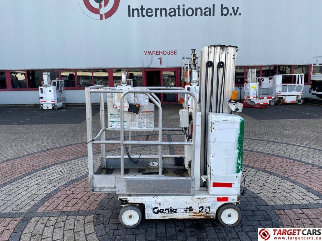 Genie GR-20 RunAbout Electric Vertical Mast Lift 802cm - Plataforma de mástil vertical: foto 5 Genie GR-20 RunAbout Electric Vertical Mast Lift 802cm - Plataforma de mástil vertical: foto 5
