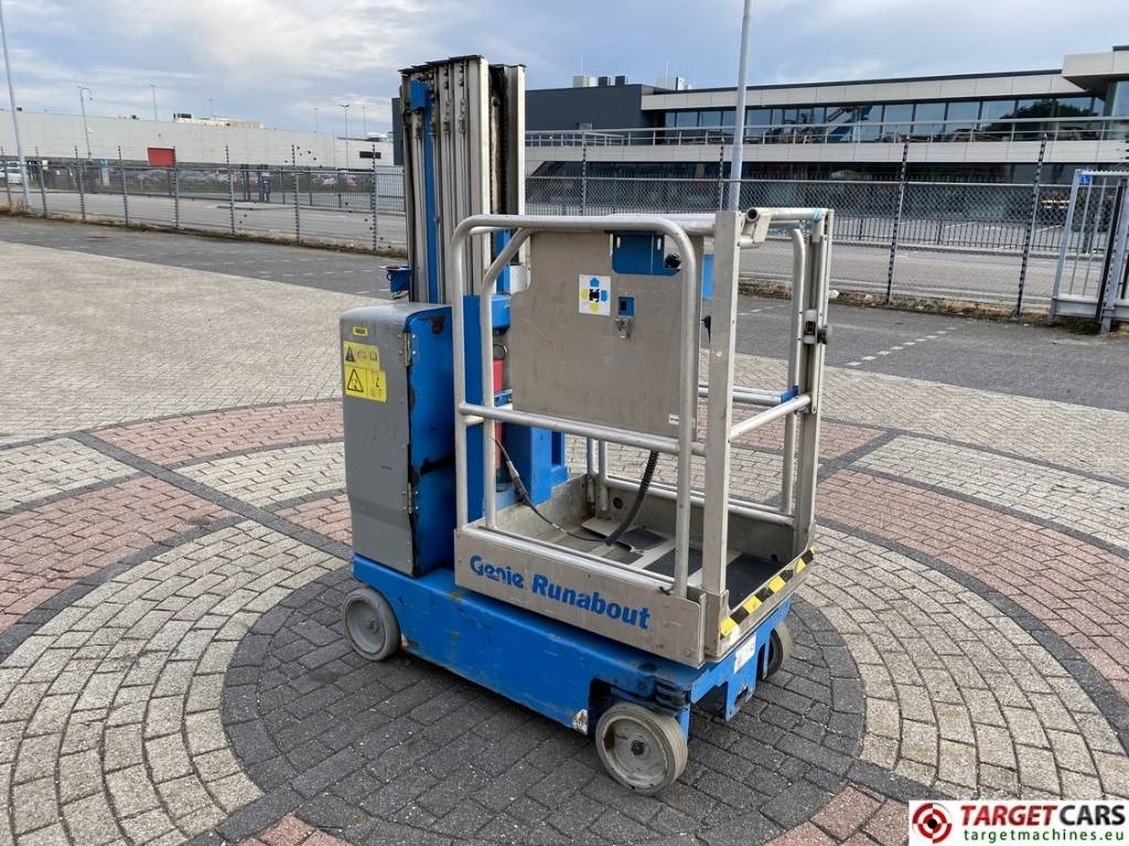 Genie GR20 Runabout Electric Vertical Mast Lift 802cm - Plataforma de mástil vertical: foto 2 Genie GR20 Runabout Electric Vertical Mast Lift 802cm - Plataforma de mástil vertical: foto 2