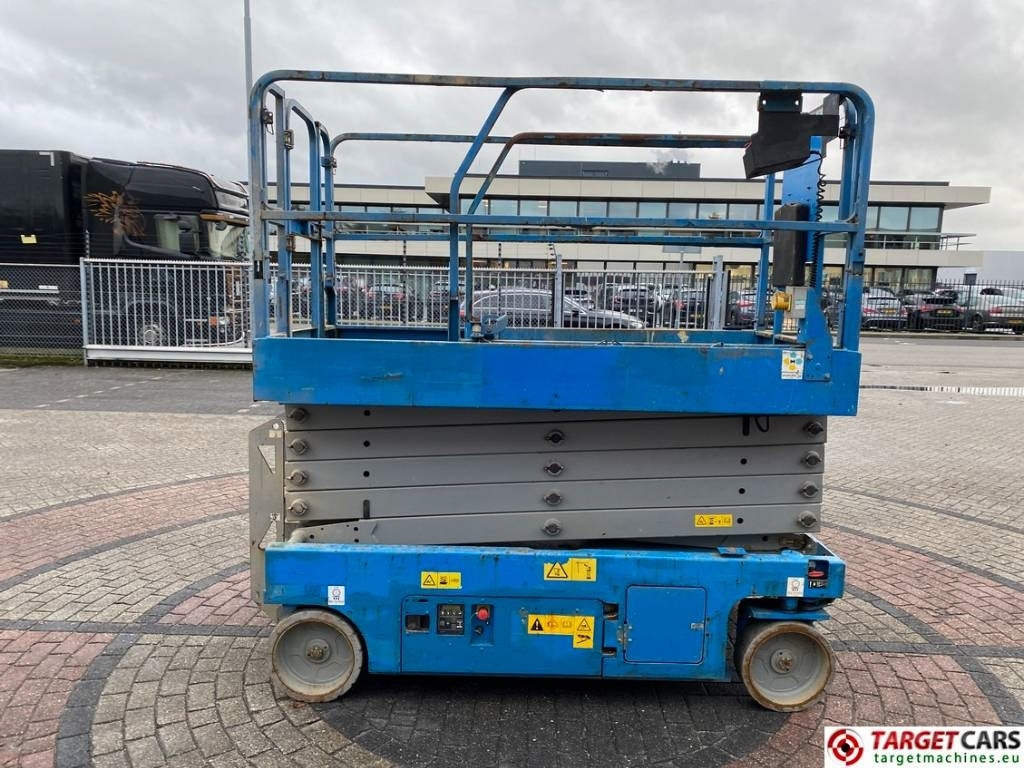 Genie GS-3246 Electric Scissor Work Lift 1175cm  - Plataforma de tijeras: foto 3 Genie GS-3246 Electric Scissor Work Lift 1175cm  - Plataforma de tijeras: foto 3