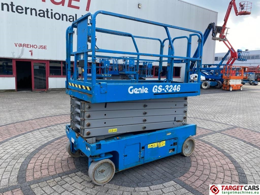 Genie GS-3246 Electric Scissor Work Lift 1175cm - Plataforma de tijeras: foto 1 Genie GS-3246 Electric Scissor Work Lift 1175cm - Plataforma de tijeras: foto 1