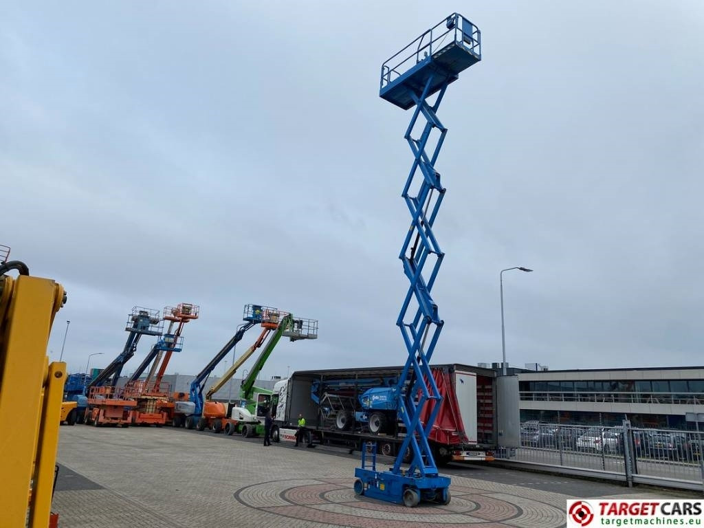 Plataforma de tijeras Genie GS-4047 Electric Scissor Work Lift 1389cm: foto 7 Plataforma de tijeras Genie GS-4047 Electric Scissor Work Lift 1389cm: foto 7