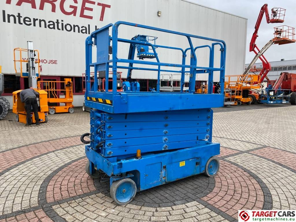 Genie GS-4047 Electric Scissor Work Lift 1389cm  - Plataforma de tijeras: foto 1 Genie GS-4047 Electric Scissor Work Lift 1389cm  - Plataforma de tijeras: foto 1