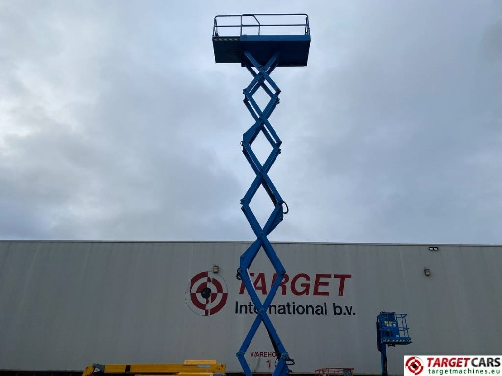 Plataforma de tijeras Genie GS-4047 Electric Scissor Work Lift 1389cm: foto 19 Plataforma de tijeras Genie GS-4047 Electric Scissor Work Lift 1389cm: foto 19