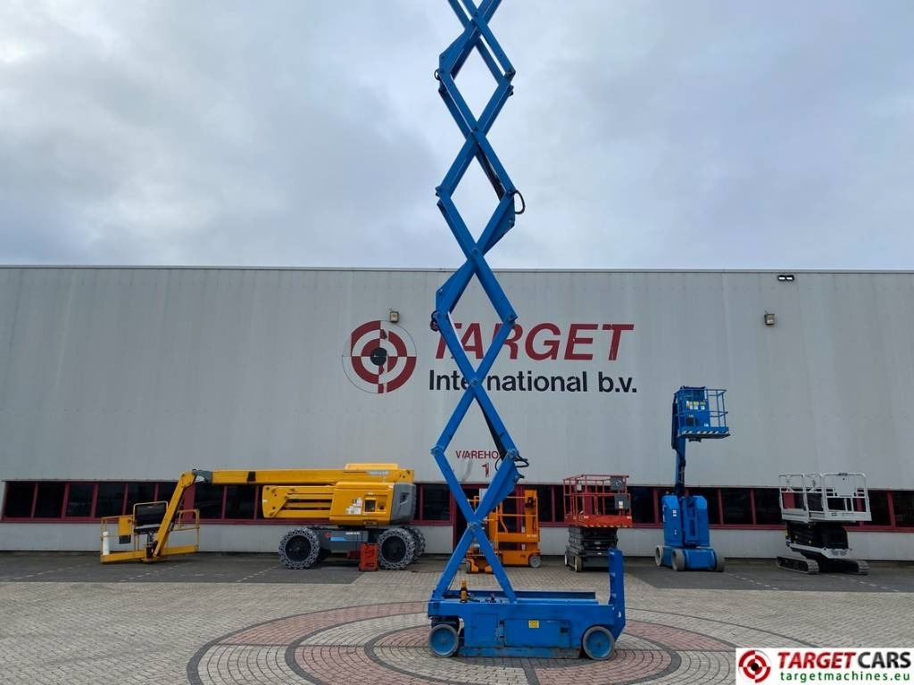 Plataforma de tijeras Genie GS-4047 Electric Scissor Work Lift 1389cm: foto 18 Plataforma de tijeras Genie GS-4047 Electric Scissor Work Lift 1389cm: foto 18