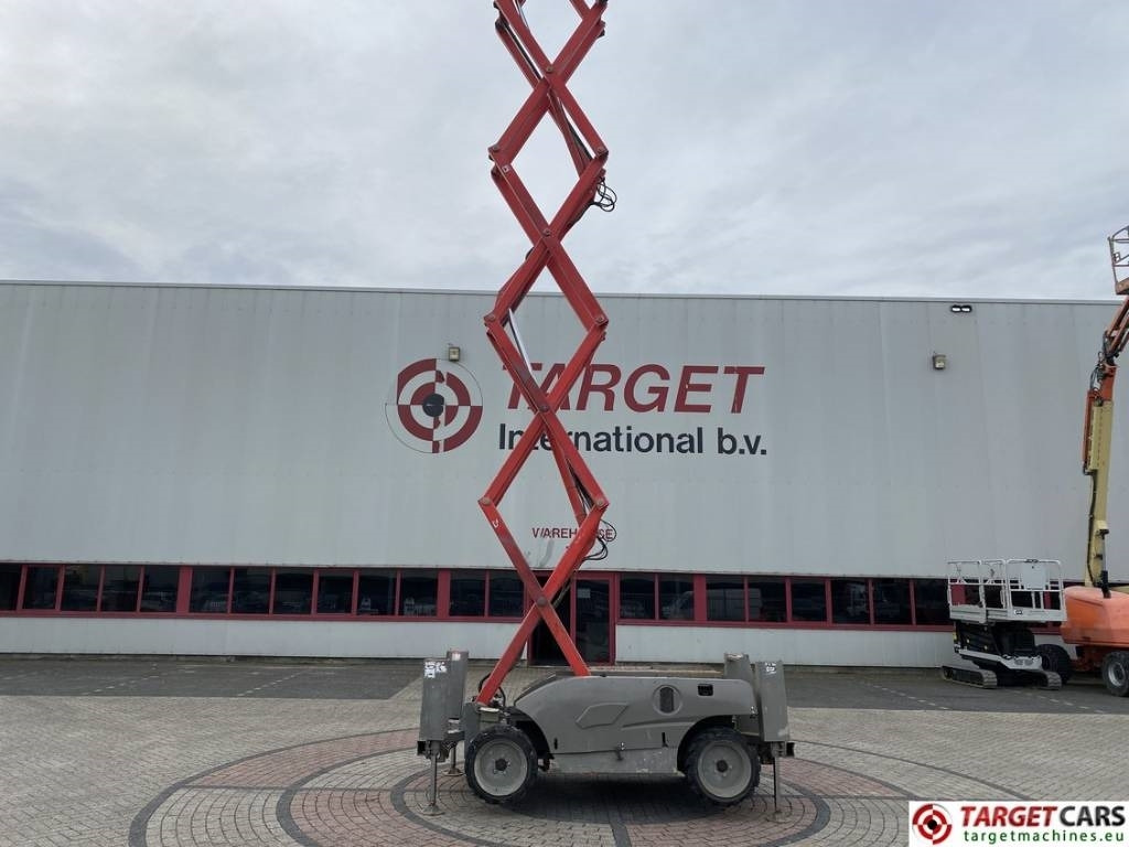 Plataforma de tijeras Haulotte Compact 12DX Diesel 4x4 Scissor Work Lift 1206cm: foto 19 Plataforma de tijeras Haulotte Compact 12DX Diesel 4x4 Scissor Work Lift 1206cm: foto 19