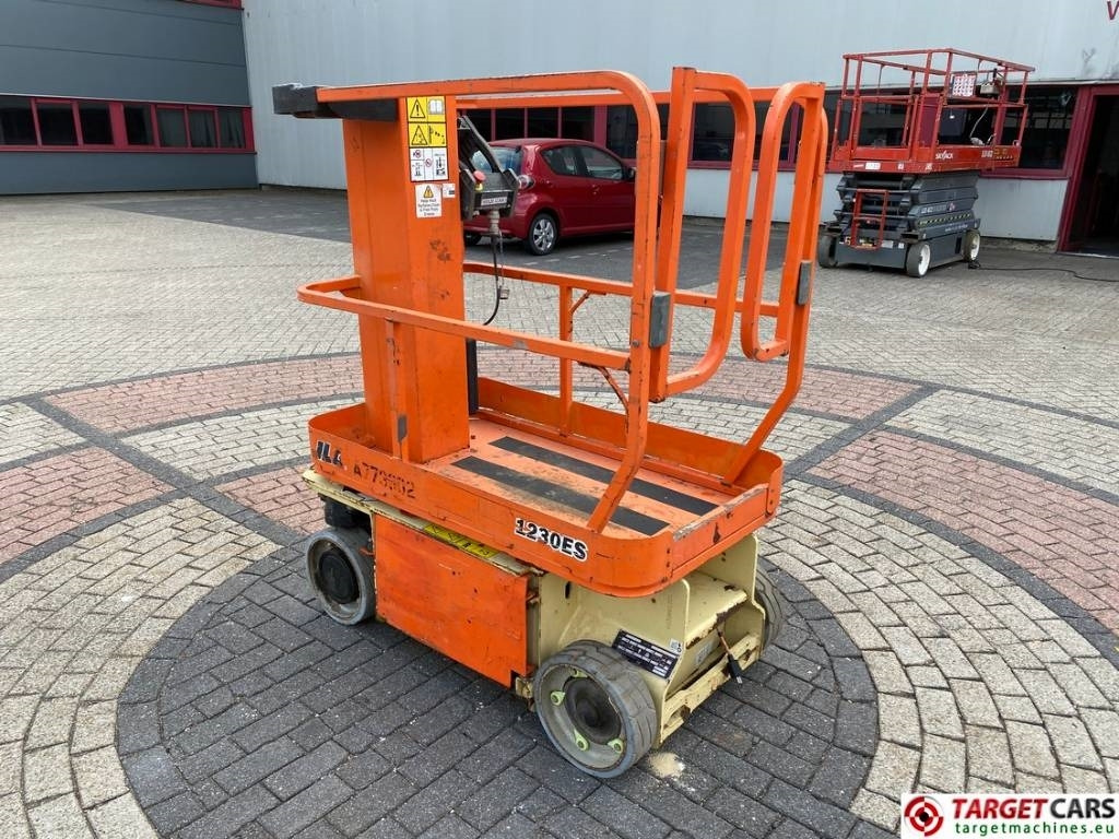 JLG 1230ES Electric Vertical Mast Work Lift 566cm - Plataforma de mástil vertical: foto 4 JLG 1230ES Electric Vertical Mast Work Lift 566cm - Plataforma de mástil vertical: foto 4
