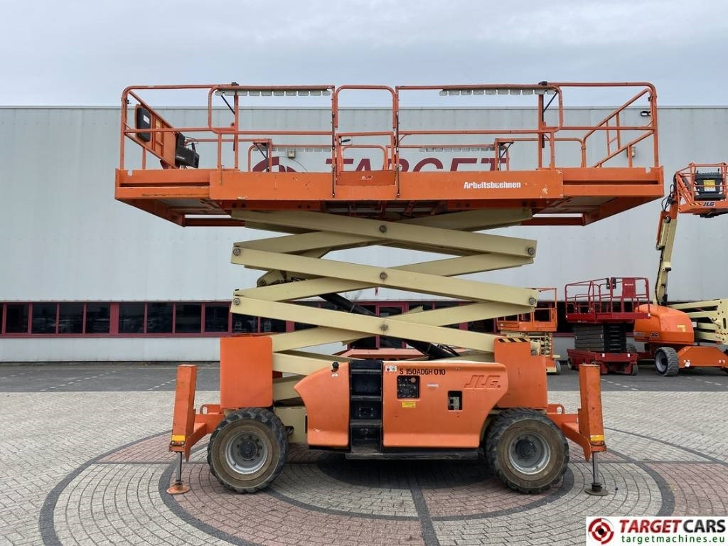 JLG 4394RT Diesel 4x4 Scissor Work Lift 1511cm - Plataforma de tijeras: foto 5 JLG 4394RT Diesel 4x4 Scissor Work Lift 1511cm - Plataforma de tijeras: foto 5