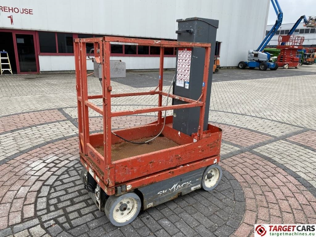 SkyJack SJ16 Electric Vertical Mast Work Lift 675cm - Plataforma elevadora: foto 1 SkyJack SJ16 Electric Vertical Mast Work Lift 675cm - Plataforma elevadora: foto 1