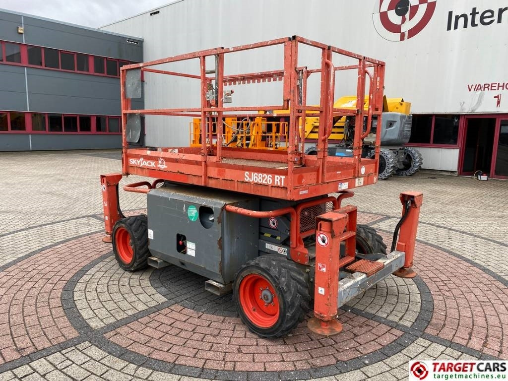 SkyJack SJ6826 RT Diesel 4x4 Scissor Work Lift 992cm  - Plataforma de tijeras: foto 4 SkyJack SJ6826 RT Diesel 4x4 Scissor Work Lift 992cm  - Plataforma de tijeras: foto 4