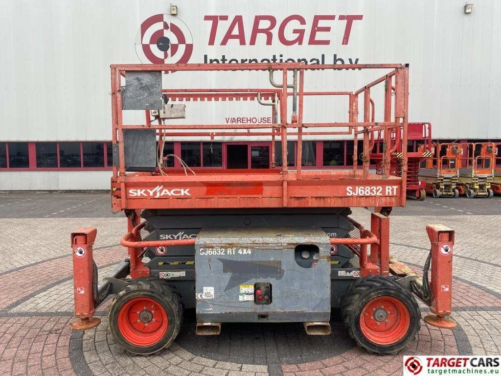 Plataforma de tijeras SkyJack SJ6832 RT Diesel 4x4 Scissor Work Lift 1180cm: foto 36