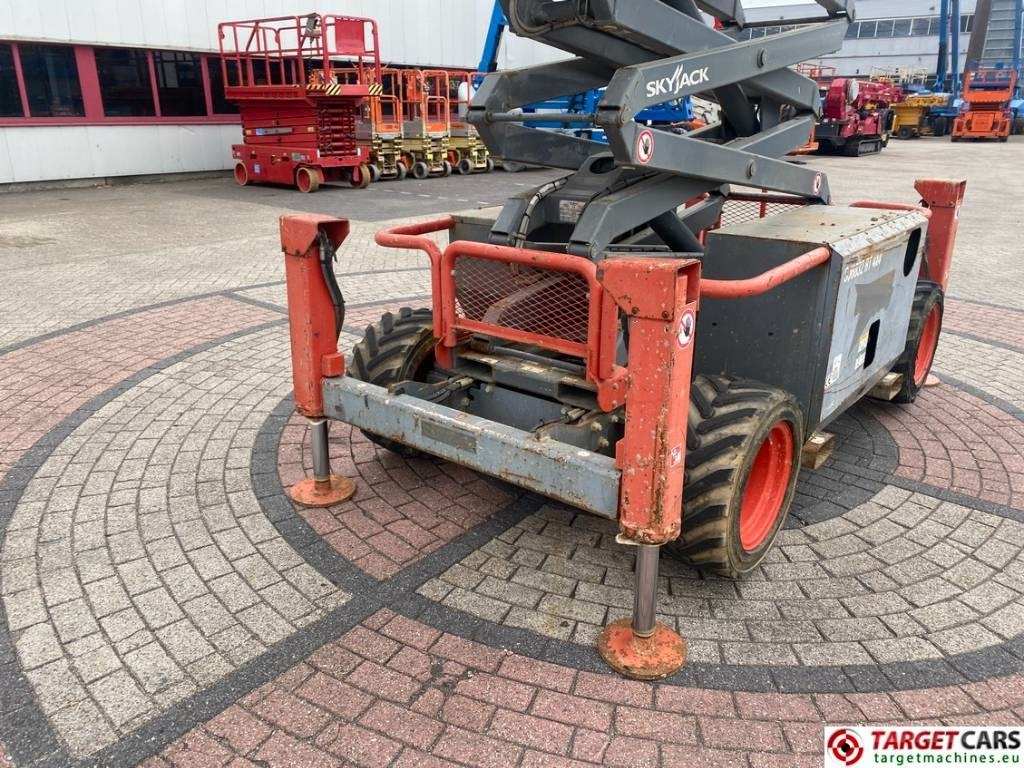 Plataforma de tijeras SkyJack SJ6832 RT Diesel 4x4 Scissor Work Lift 1180cm: foto 17