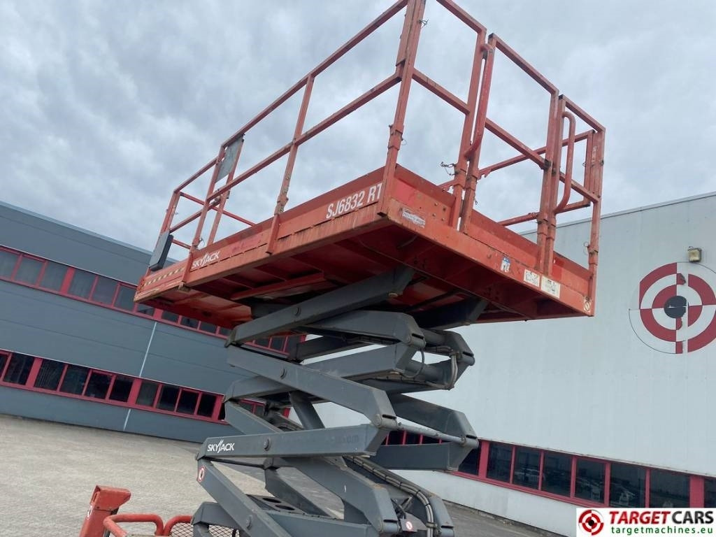 Plataforma de tijeras SkyJack SJ6832 RT Diesel 4x4 Scissor Work Lift 1180cm: foto 27