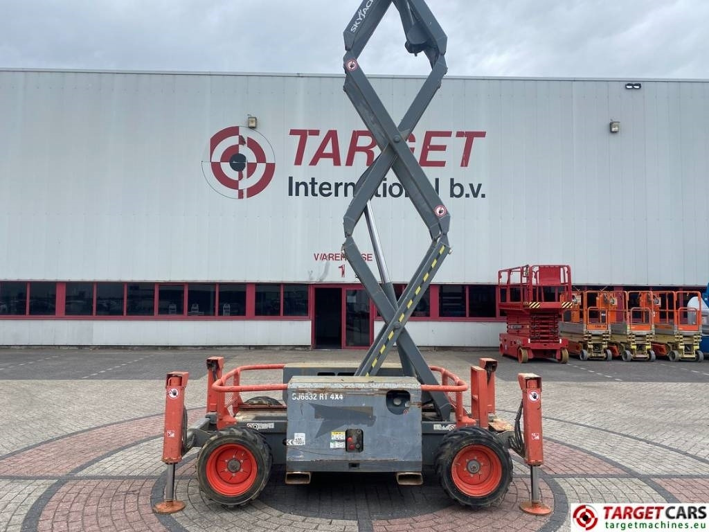 Plataforma de tijeras SkyJack SJ6832 RT Diesel 4x4 Scissor Work Lift 1180cm: foto 19