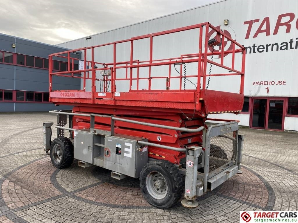 SkyJack SJ9241 RT Diesel 4x4 Scissor Work Lift 1450cm - Plataforma de tijeras: foto 4 SkyJack SJ9241 RT Diesel 4x4 Scissor Work Lift 1450cm - Plataforma de tijeras: foto 4