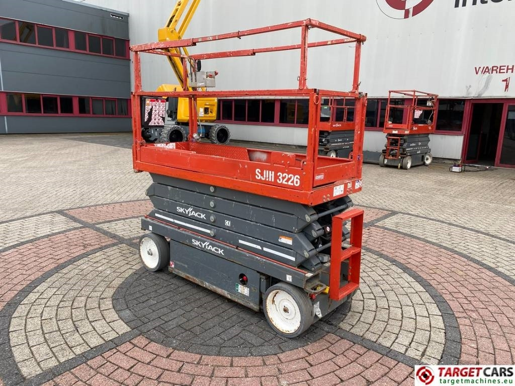 SkyJack SJIII-3226 Electric 3226 Scissor Work Lift 990cm  - Plataforma de tijeras: foto 4 SkyJack SJIII-3226 Electric 3226 Scissor Work Lift 990cm  - Plataforma de tijeras: foto 4