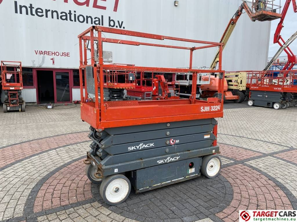 SkyJack SJIII-3226 Electric 3226 Scissor Work Lift 990cm  - Plataforma de tijeras: foto 1 SkyJack SJIII-3226 Electric 3226 Scissor Work Lift 990cm  - Plataforma de tijeras: foto 1