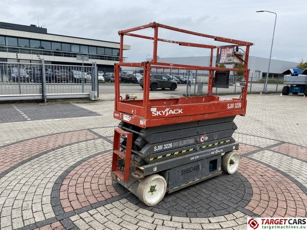 SkyJack SJIII-3226 Electric Scissor Work Lift 990cm  - Plataforma de tijeras: foto 3 SkyJack SJIII-3226 Electric Scissor Work Lift 990cm  - Plataforma de tijeras: foto 3