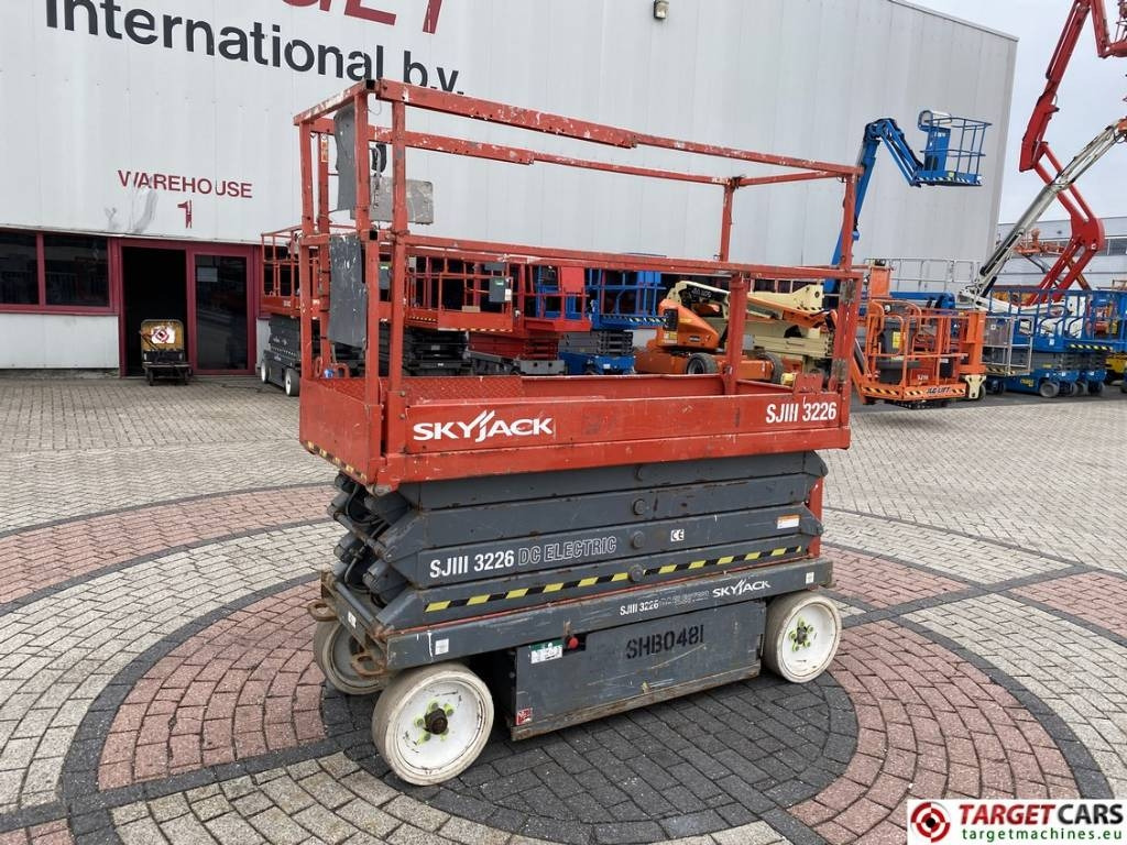 SkyJack SJIII-3226 Electric Scissor Work Lift 990cm  - Plataforma de tijeras: foto 1 SkyJack SJIII-3226 Electric Scissor Work Lift 990cm  - Plataforma de tijeras: foto 1