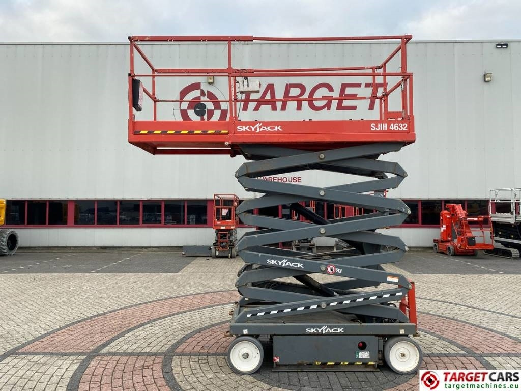SkyJack SJIII-4632 Electric 4632 Scissor Work Lift 1170cm  - Plataforma de tijeras: foto 5 SkyJack SJIII-4632 Electric 4632 Scissor Work Lift 1170cm  - Plataforma de tijeras: foto 5