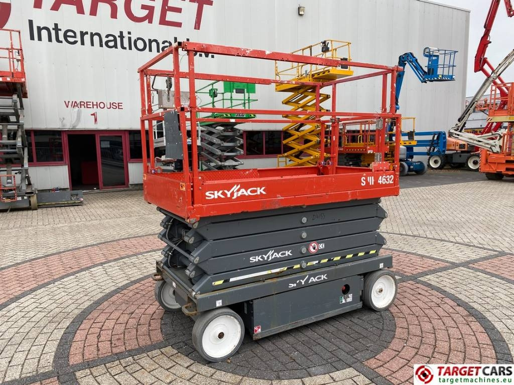 SkyJack SJIII-4632 Electric 4632 Scissor Work Lift 1170cm  - Plataforma de tijeras: foto 1 SkyJack SJIII-4632 Electric 4632 Scissor Work Lift 1170cm  - Plataforma de tijeras: foto 1