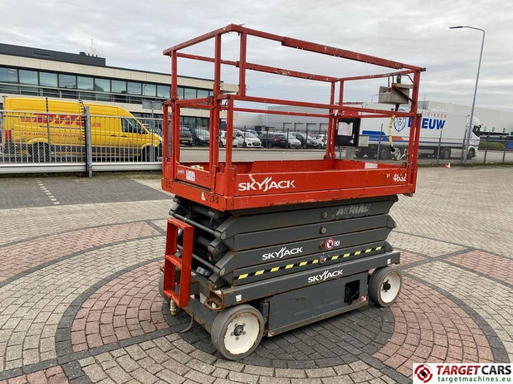 SkyJack SJIII-4632 Electric 4632 Scissor Work Lift 1170cm - Plataforma de tijeras: foto 3 SkyJack SJIII-4632 Electric 4632 Scissor Work Lift 1170cm - Plataforma de tijeras: foto 3