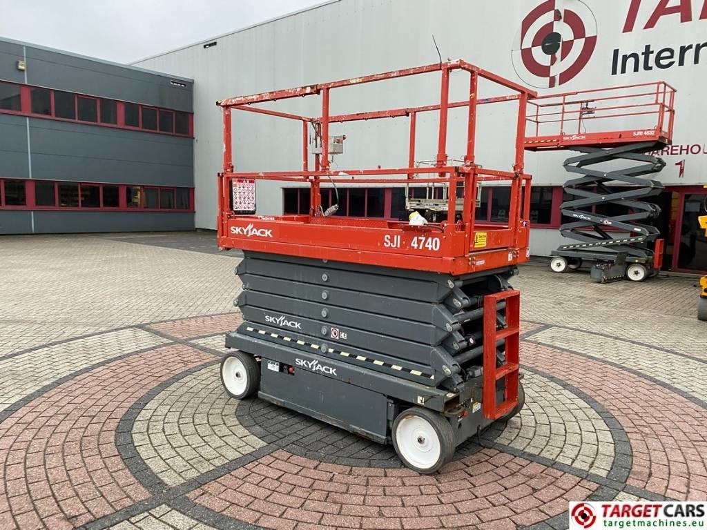 SkyJack SJIII-4740 Electric 4740 Scissor Work Lift 1380cm  - Plataforma de tijeras: foto 4 SkyJack SJIII-4740 Electric 4740 Scissor Work Lift 1380cm  - Plataforma de tijeras: foto 4