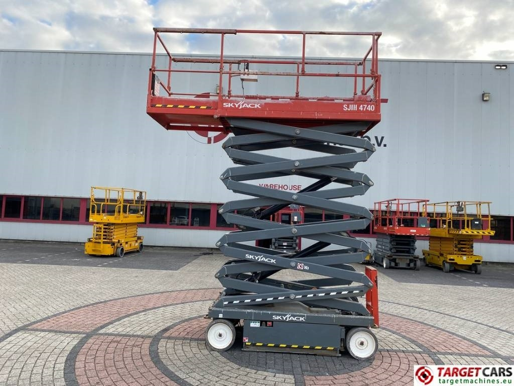 SkyJack SJIII-4740 Electric 4740 Scissor Work Lift 1380cm  - Plataforma de tijeras: foto 5 SkyJack SJIII-4740 Electric 4740 Scissor Work Lift 1380cm  - Plataforma de tijeras: foto 5