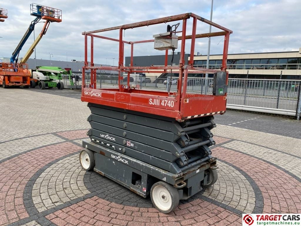 SkyJack SJIII-4740 Electric 4740 Scissor Work Lift 1380cm  - Plataforma de tijeras: foto 2 SkyJack SJIII-4740 Electric 4740 Scissor Work Lift 1380cm  - Plataforma de tijeras: foto 2