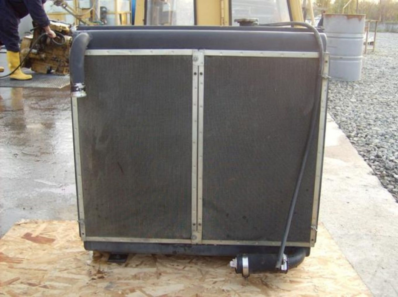 Caterpillar 317 NVA RADIATORE ACQUA - Radiador para Maquinaria de construcción: foto 2 Caterpillar 317 NVA RADIATORE ACQUA - Radiador para Maquinaria de construcción: foto 2