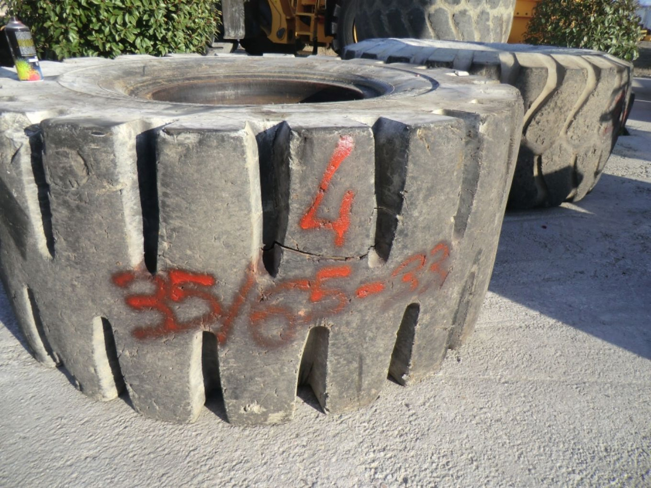 UNITED 35/65-33 L5 Pneumatico misura 35/65-33 L5 passo alto. - Neumático para Maquinaria de construcción: foto 3 UNITED 35/65-33 L5 Pneumatico misura 35/65-33 L5 passo alto. - Neumático para Maquinaria de construcción: foto 3