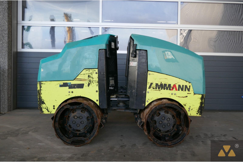 Ammann ARR1575 - Maquinaria de construcción: foto 1 Ammann ARR1575 - Maquinaria de construcción: foto 1