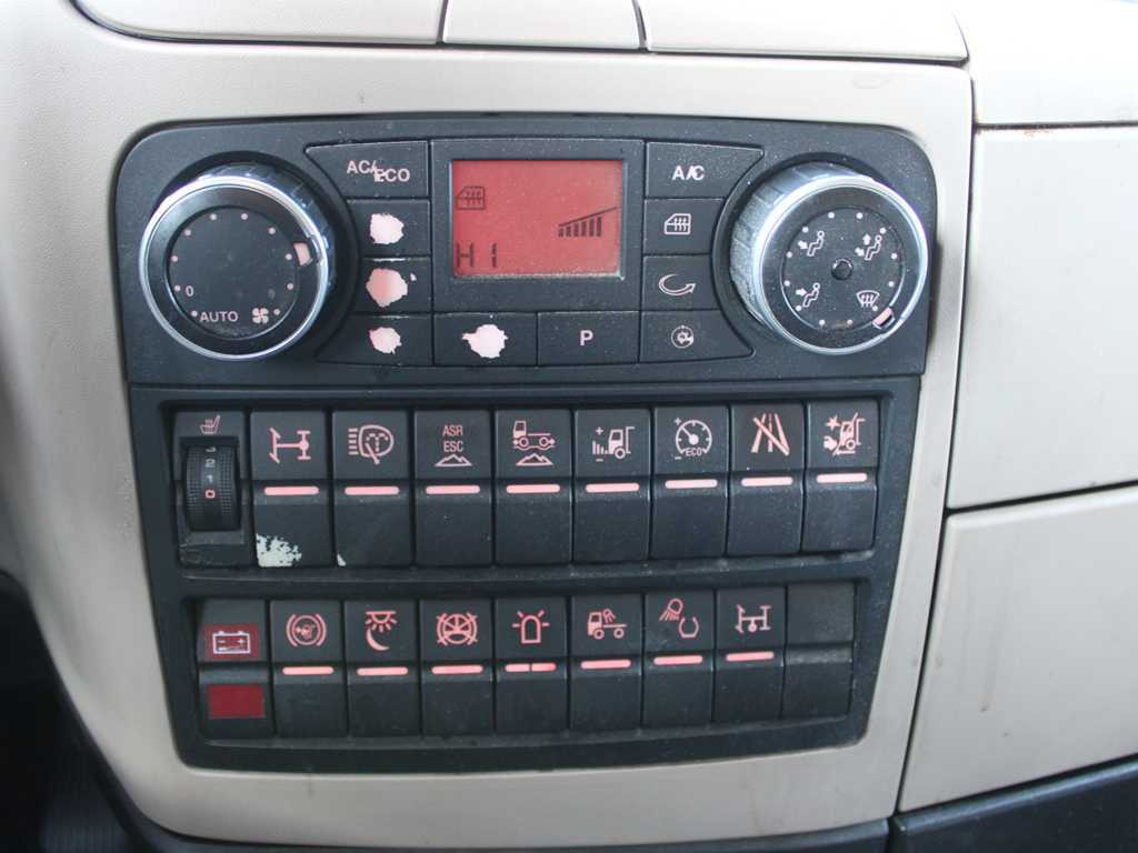 Cabeza tractora MAN TGX 18.500, EURO 6, RETARDER, NAVIGATION, BEACONS: foto 12